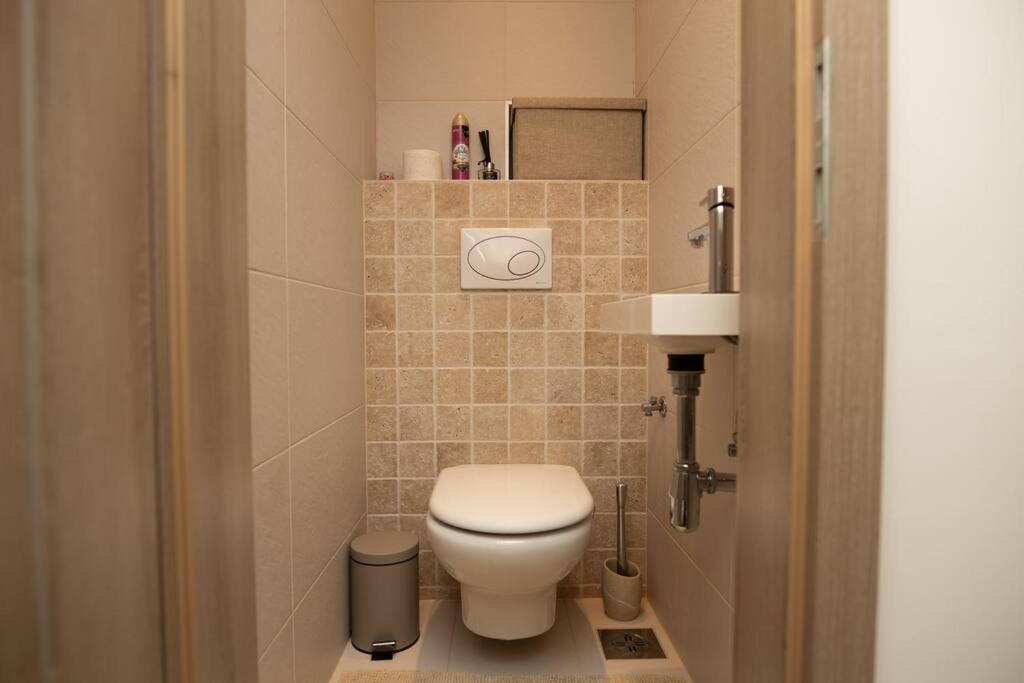 דברצן Martonfalvi Penthouse W Jacuzzi מראה חיצוני תמונה