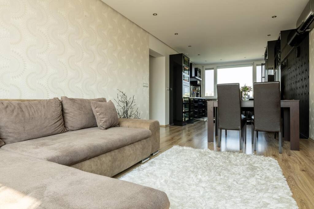דברצן Martonfalvi Penthouse W Jacuzzi מראה חיצוני תמונה